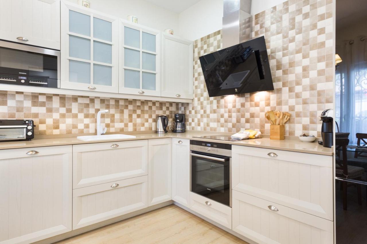 Sitges Spaces Beach House- 4 bedrooms, 3 Bathrooms, Large Terrace, Jacuzzi, Center-Beach Buitenkant foto