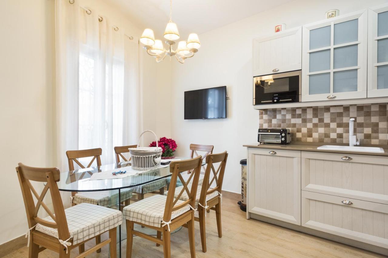 Sitges Spaces Beach House- 4 bedrooms, 3 Bathrooms, Large Terrace, Jacuzzi, Center-Beach Buitenkant foto