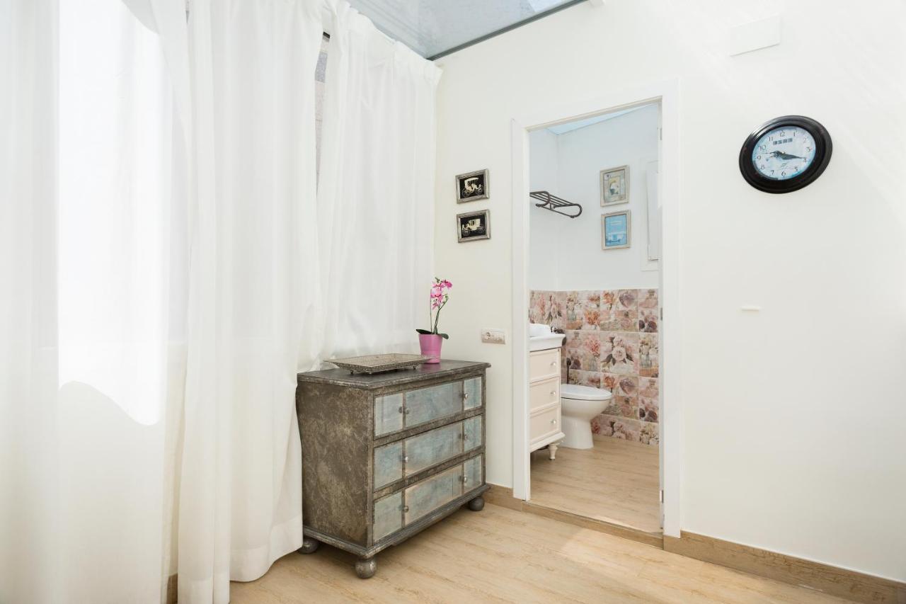 Sitges Spaces Beach House- 4 bedrooms, 3 Bathrooms, Large Terrace, Jacuzzi, Center-Beach Buitenkant foto