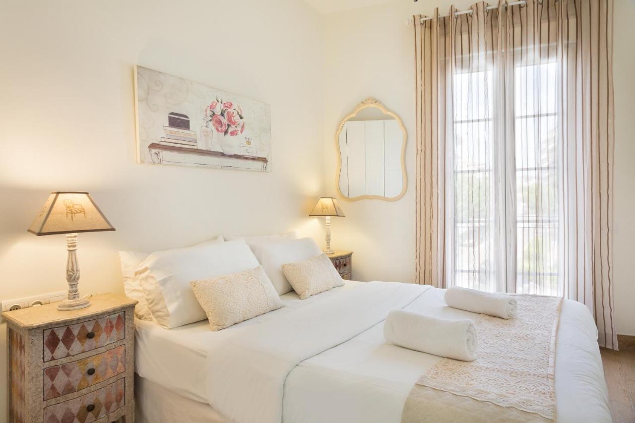 Sitges Spaces Beach House- 4 bedrooms, 3 Bathrooms, Large Terrace, Jacuzzi, Center-Beach Buitenkant foto